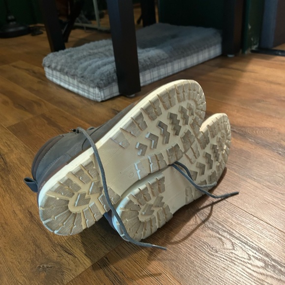 Excellent condition worn only once Vortey blue/gray matte men’s boots - Picture 3 of 4